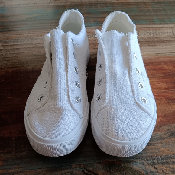 White Canvas Shoes - Picture 2 of 4